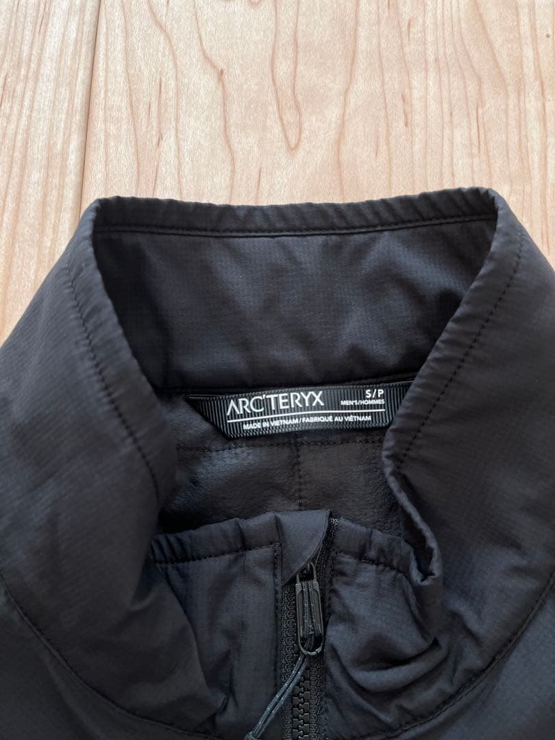 【当日または翌日発送】 ARC’TERYX アークテリクス アトム ベスト　黒