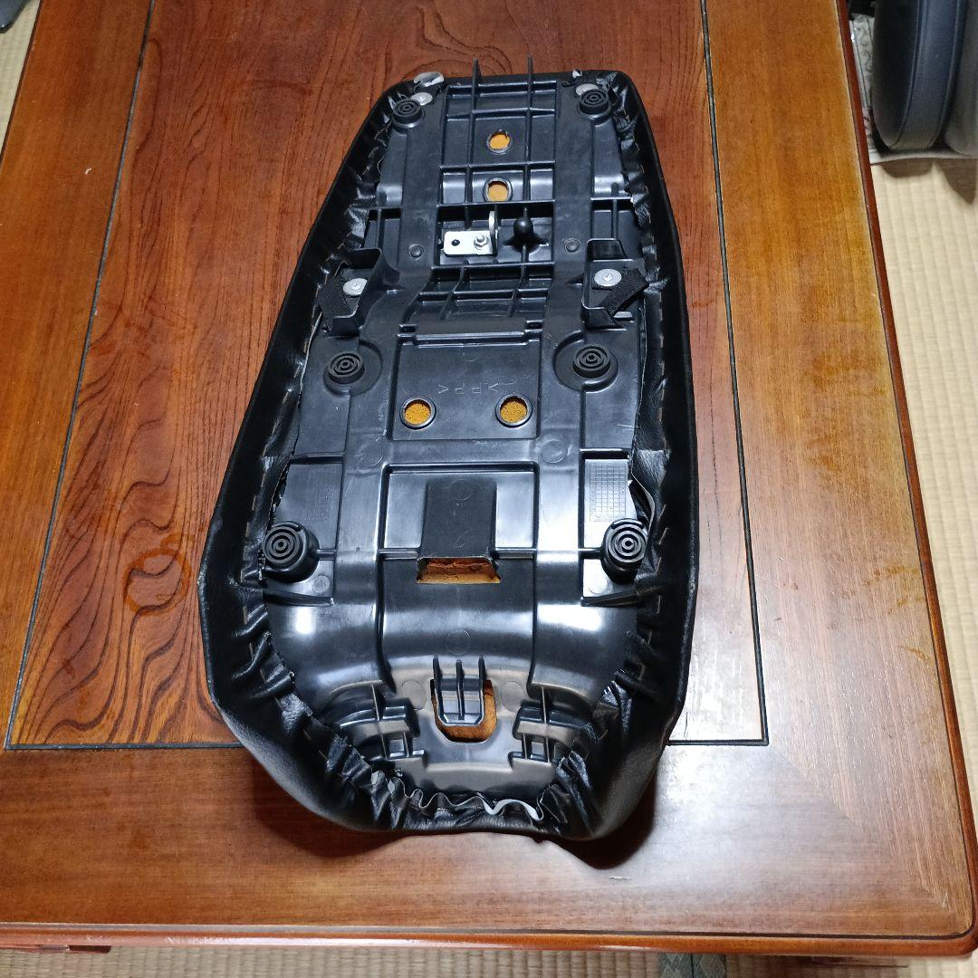 ヤマハYBR250用ローダウンシート　足付きが断然良くなります