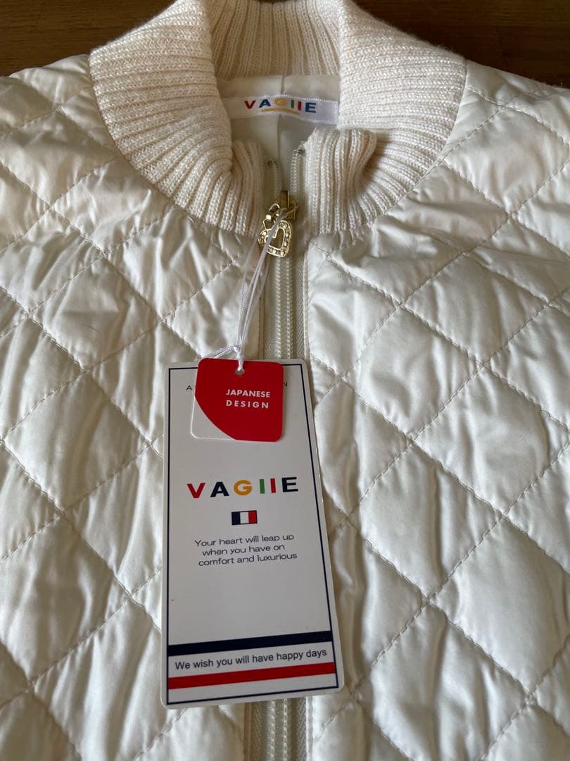 【新品未使用タグ付き】VAGIIE ホワイト キルティング カーディガン