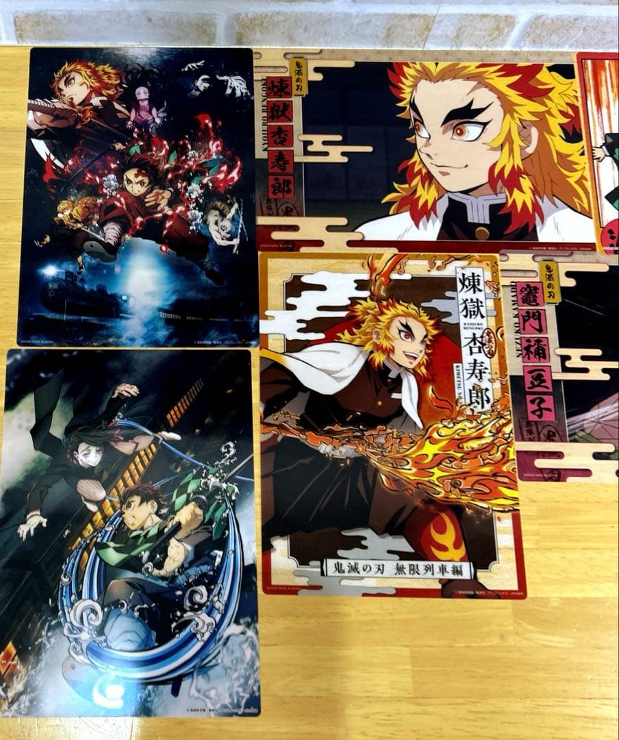 鬼滅の刃漫画全巻セット＋外伝1冊＋クリアポスター6枚＋フィギュア2体