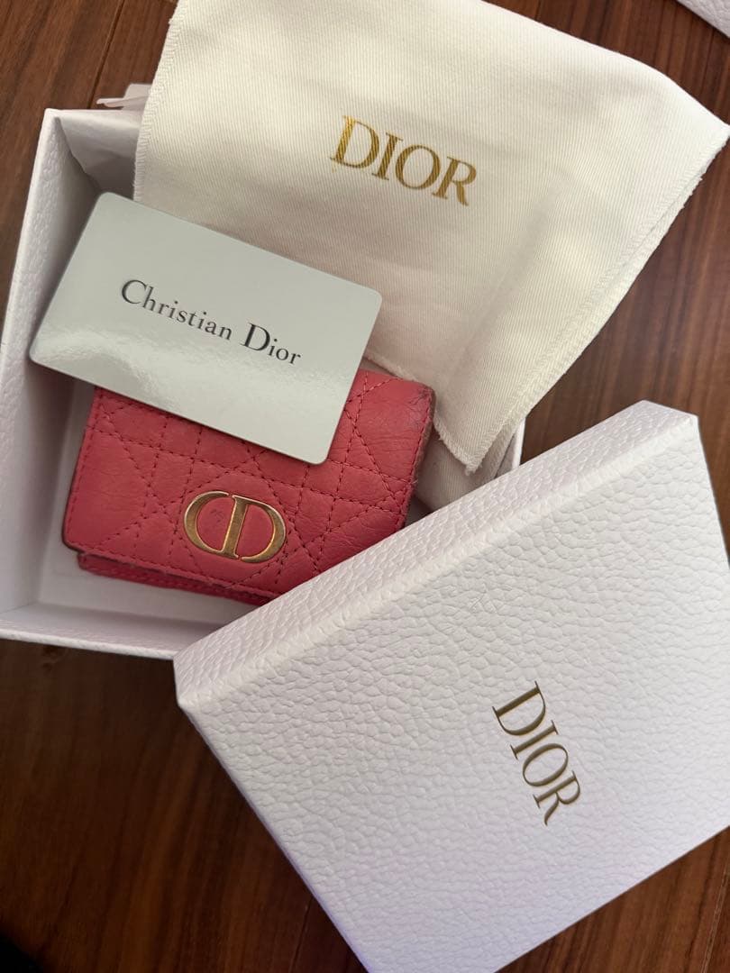 Dior カロ　カロナージュ　三つ折り財布　箱付き