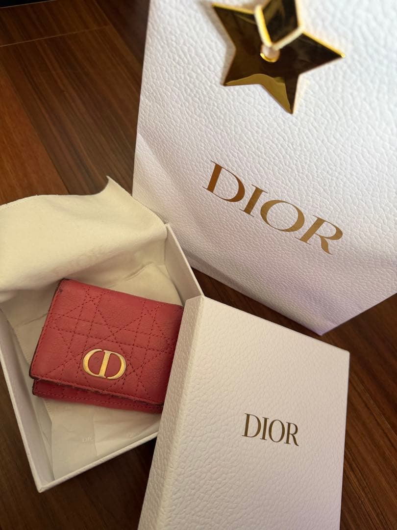 Dior カロ　カロナージュ　三つ折り財布　箱付き