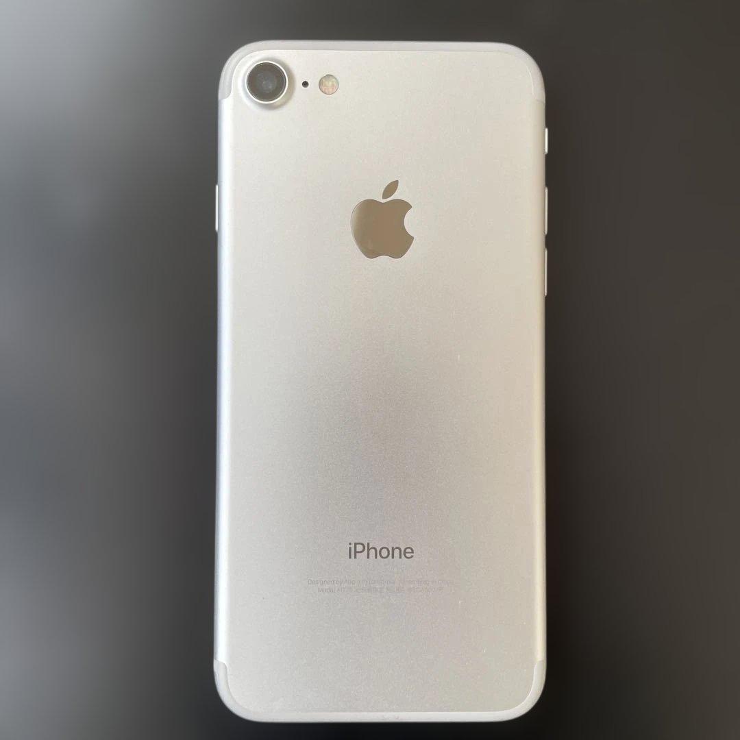 iPhone 7 32GB シルバー 本体 純正箱 充電器・イヤフォン付き