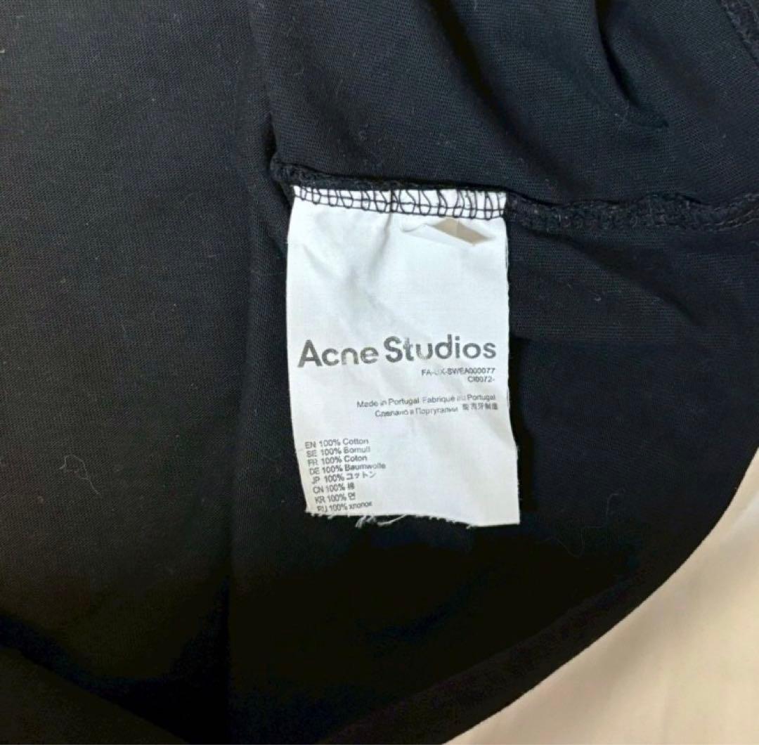 Acne Studios ブラック Tシャツ　ミラー　フェイスロゴ　シンプル