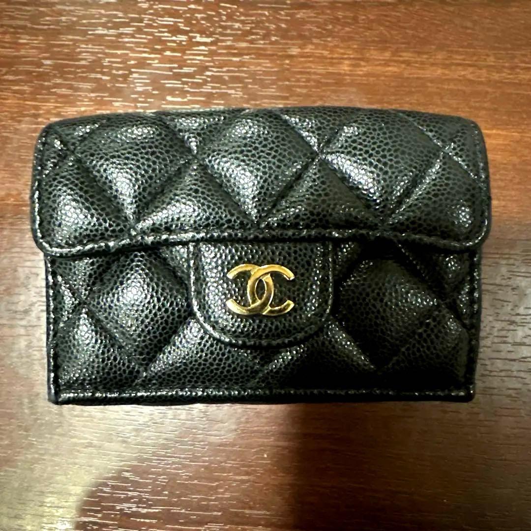 確実正規品❗️CHANEL シャネル　キャビアスキン　コンパクト　三つ折り財布　黒