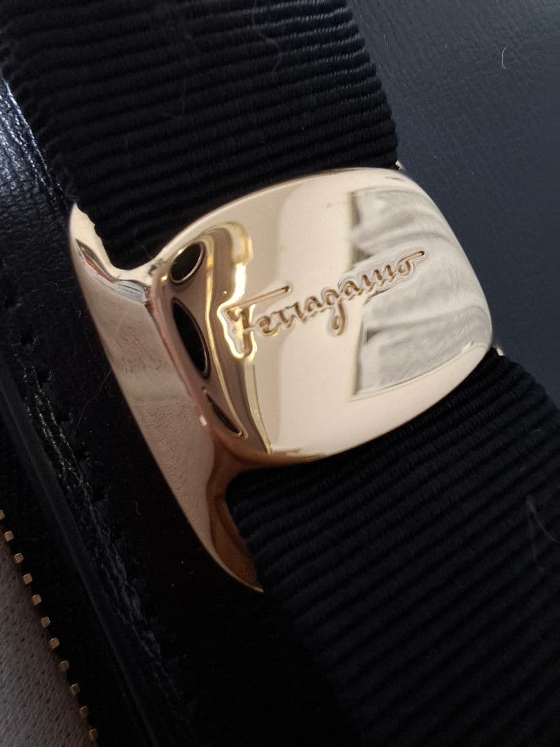 FERRAGAMO フェラガモ　財布 ブラック