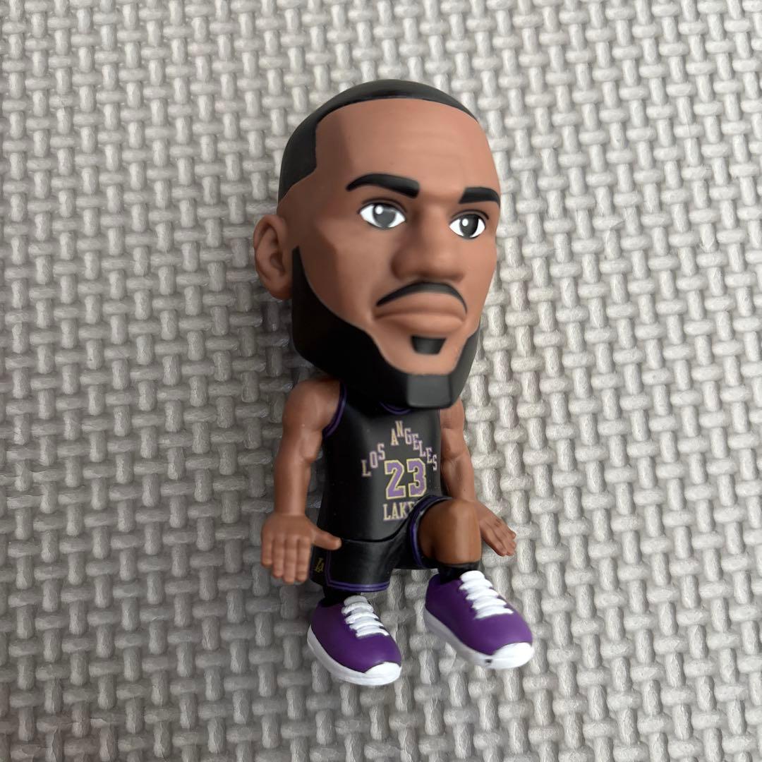 NBA BALLERS レブロン・ジェームズ フィギュア