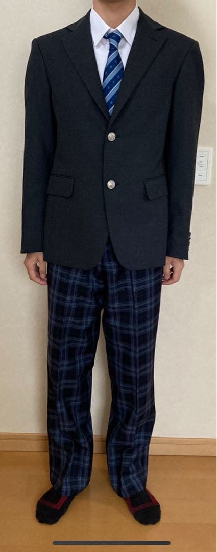 ダークグレー ブレザー上　チェックパンツ下　男子　学生服