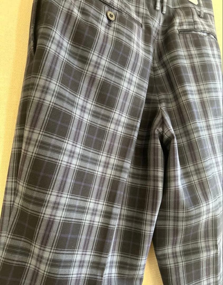 ダークグレー ブレザー上　チェックパンツ下　男子　学生服