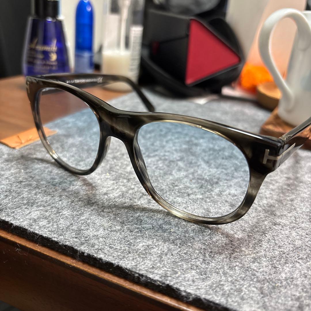 TOM FORD TF5314 サングラス　ライトブルーレンズ