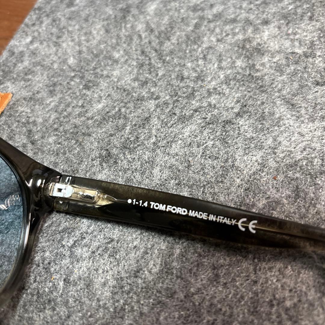 TOM FORD TF5314 サングラス　ライトブルーレンズ