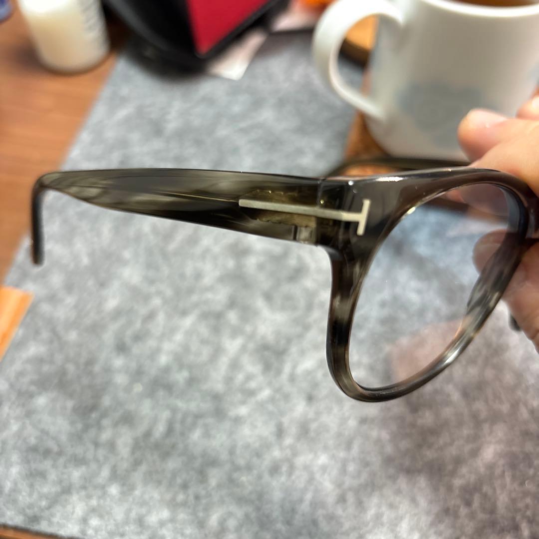 TOM FORD TF5314 サングラス　ライトブルーレンズ