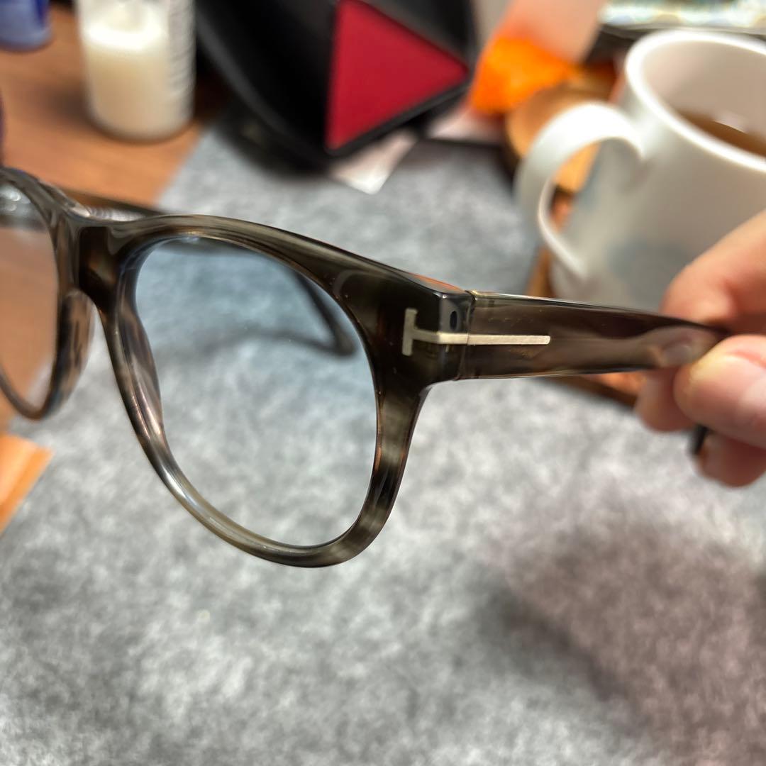 TOM FORD TF5314 サングラス　ライトブルーレンズ