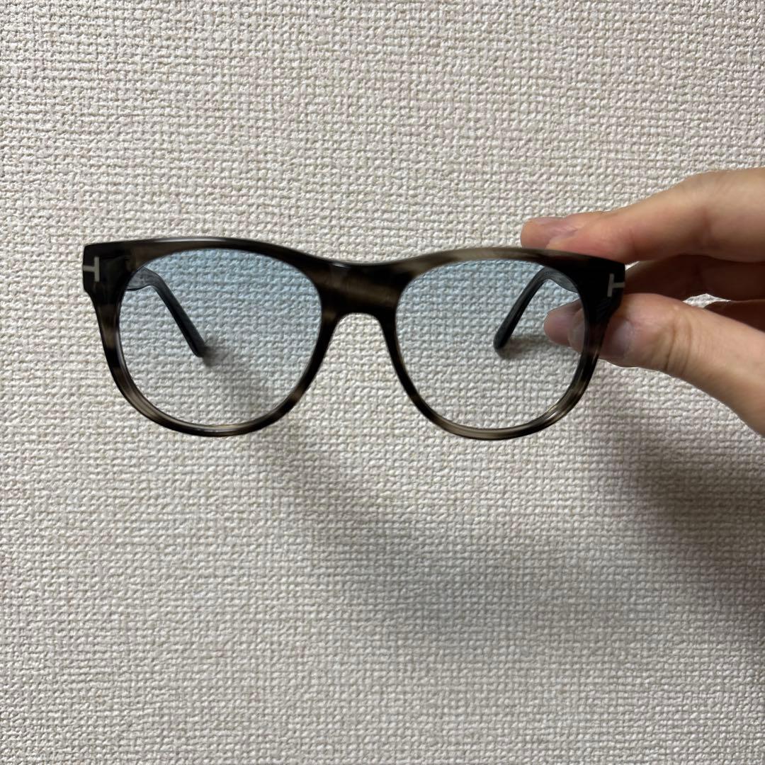 TOM FORD TF5314 サングラス　ライトブルーレンズ