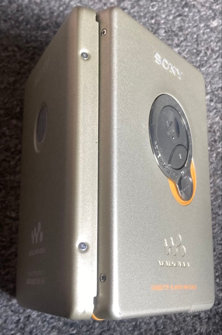 ジャンク品 SONY カセットウォークマン WM-EX621