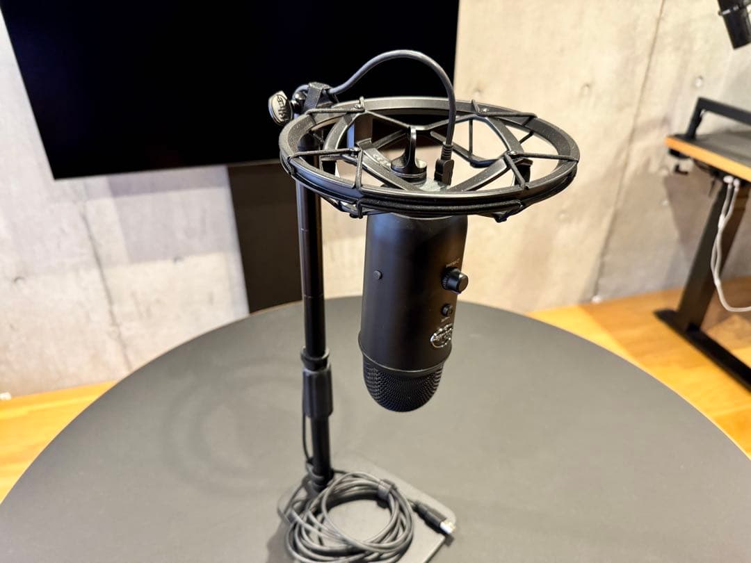 Blue Yeti USB コンデンサーマイク スタンド・ショックマウント付き