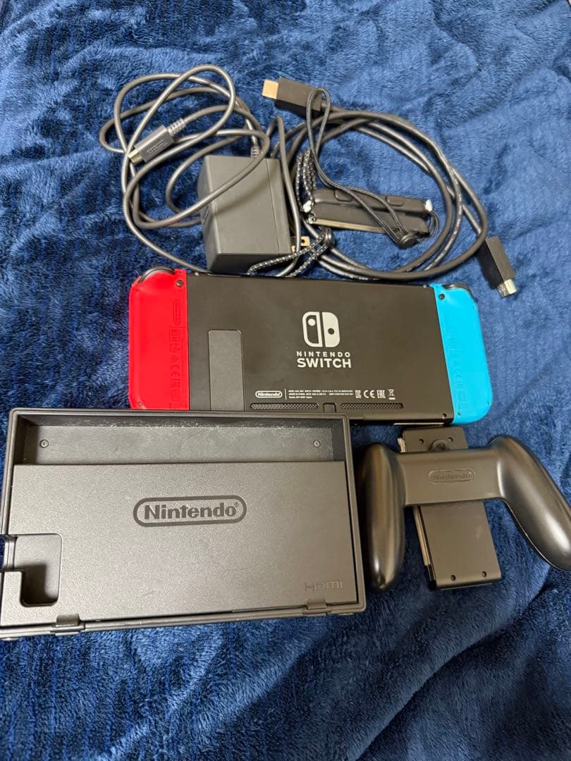 Nintendo Switch 本体 青/赤 Joy-Con 付属品
