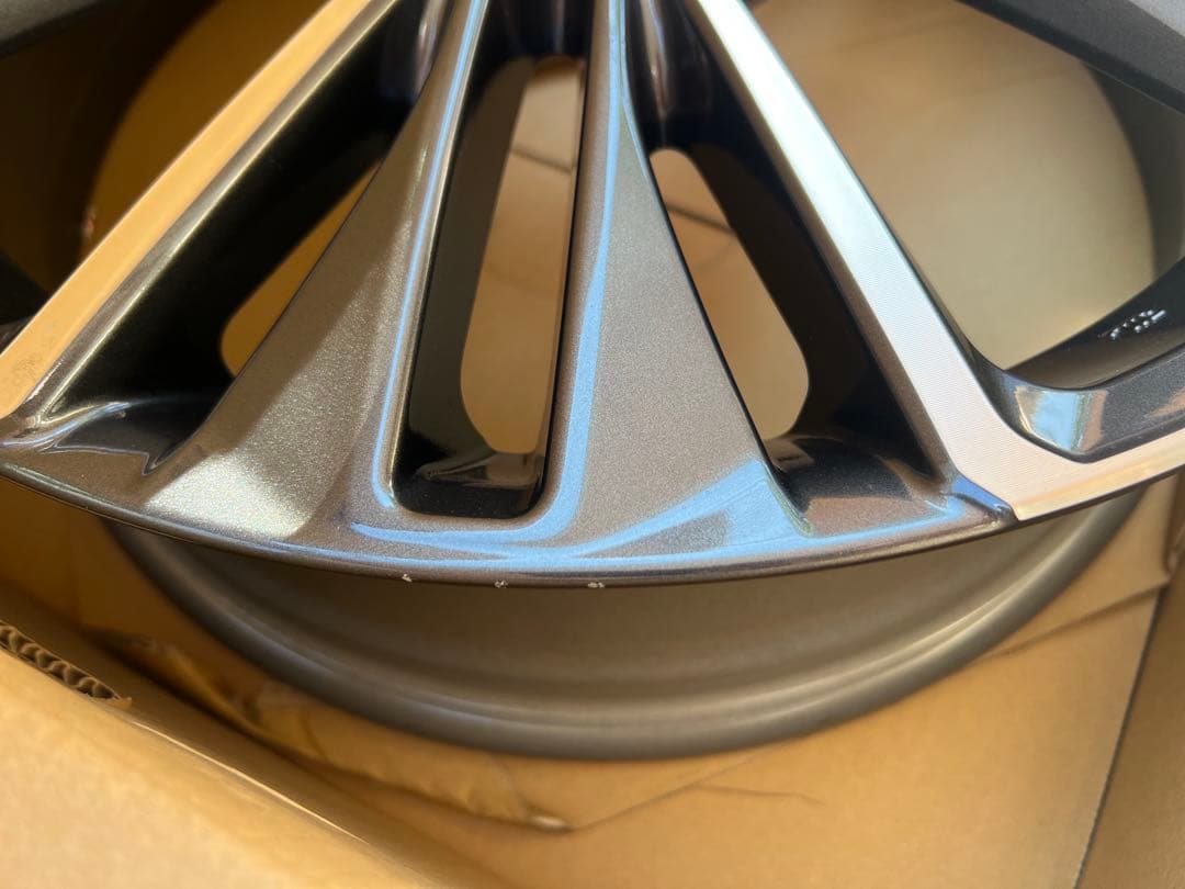 トヨタ新型プリウス　60Z 19インチ純正ホイール