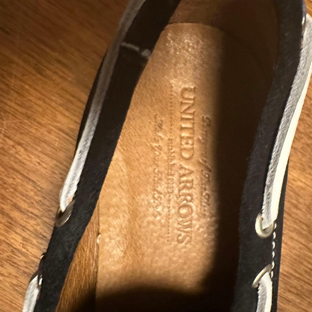 UNITED ARROWS の濃紺スウェードのデッキシューズ(美品)