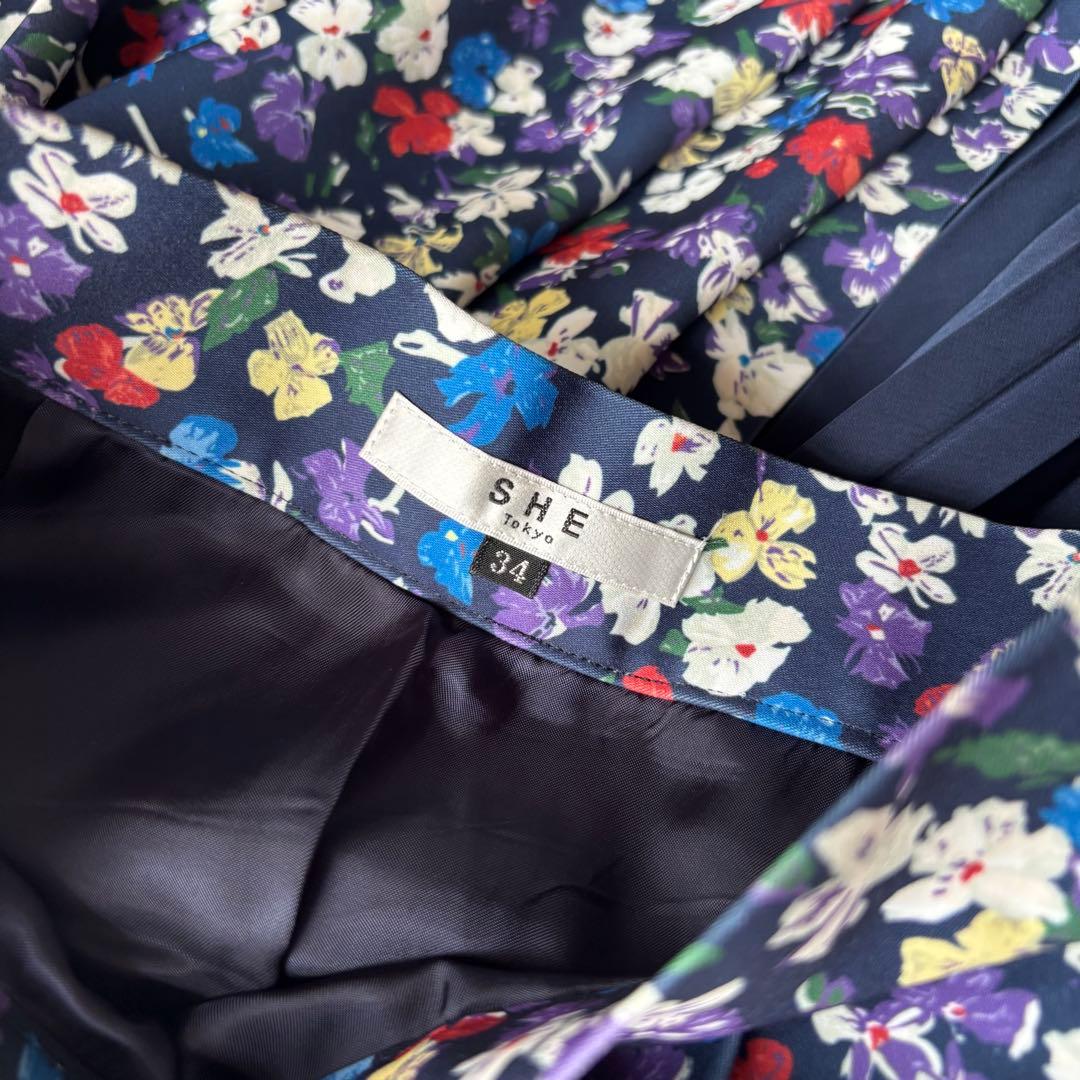【美品】SHE Tokyo アリシアフラワースカート 花柄 プリーツ ネイビー