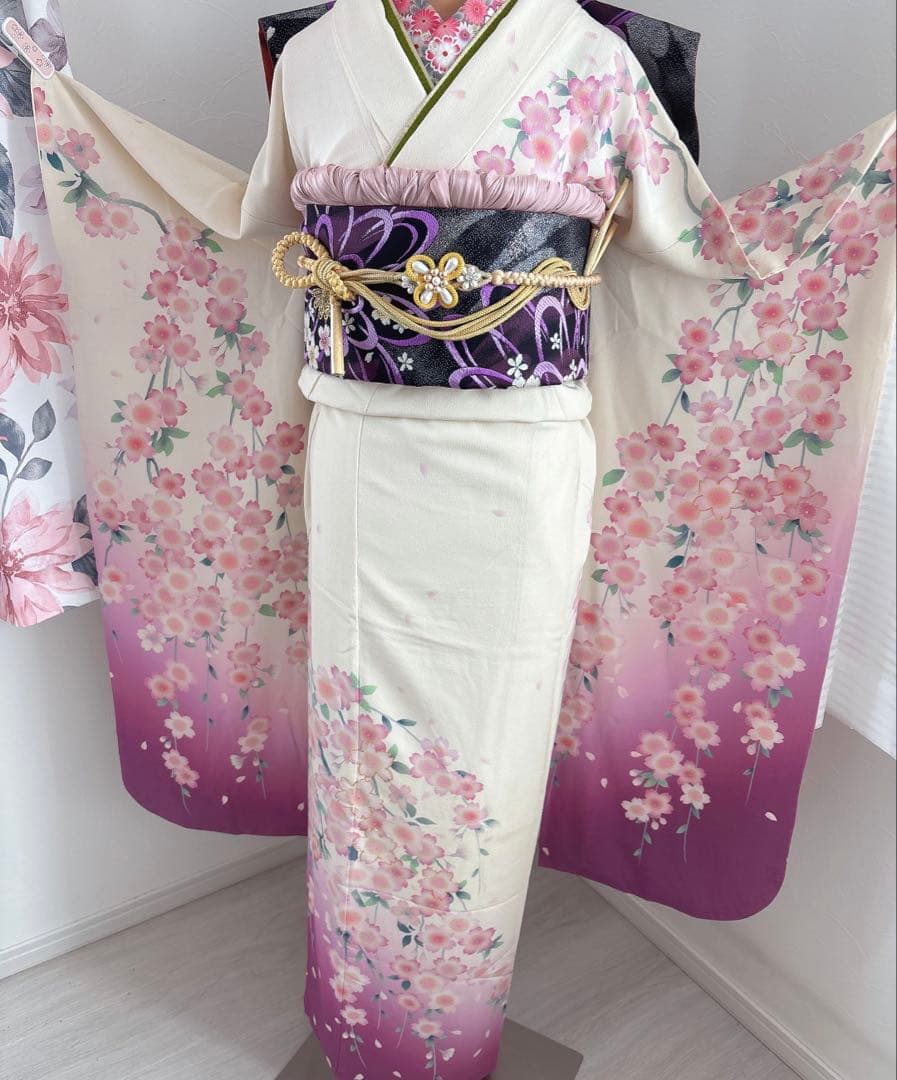 正絹豪華振袖フルセット　白地　桜　花柄　成人式に