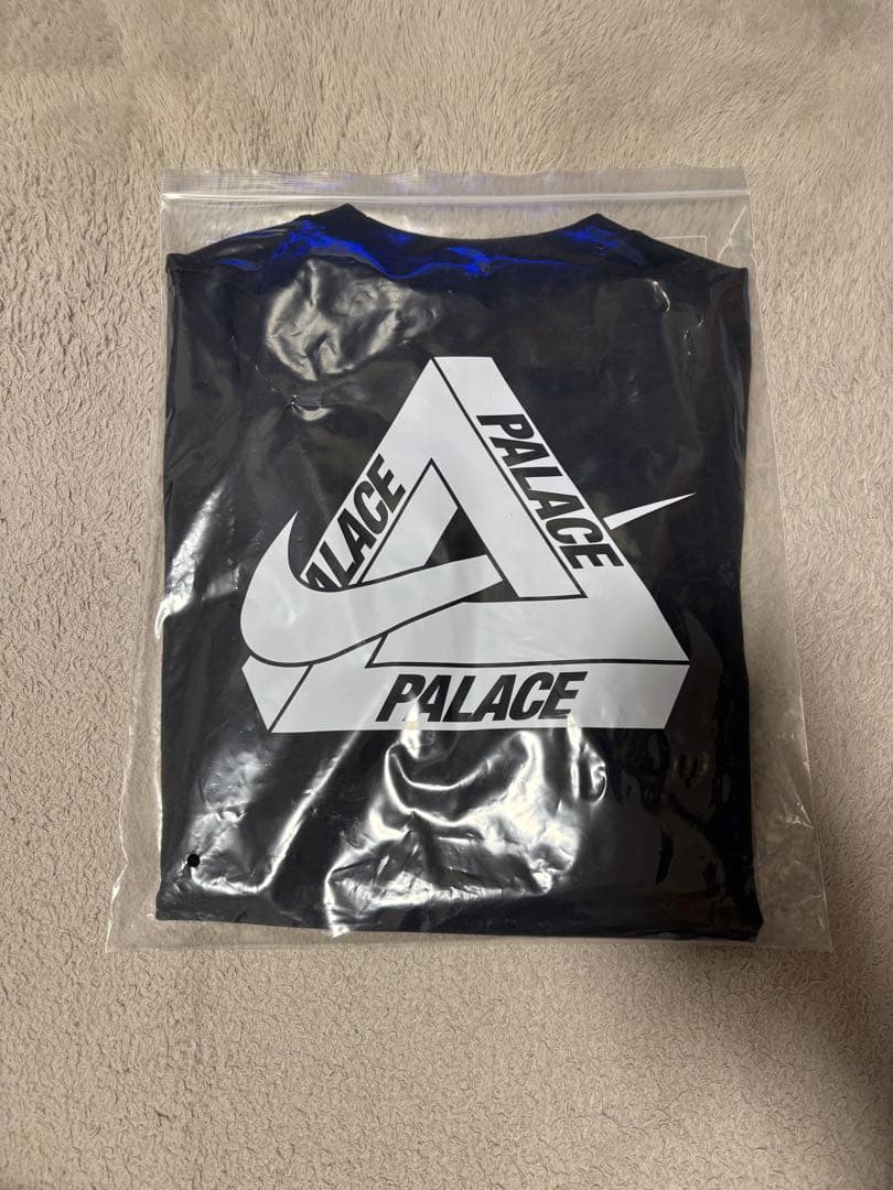 トップス PALACE NIKE TRI SWOOSH T-SHIRT BLACK