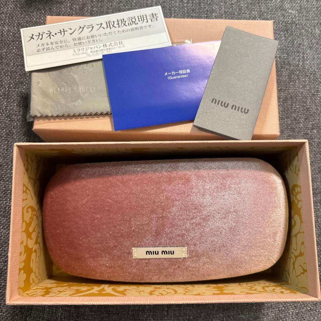 美品　MIU MIU サングラス リヴィール スクエア SMU04R