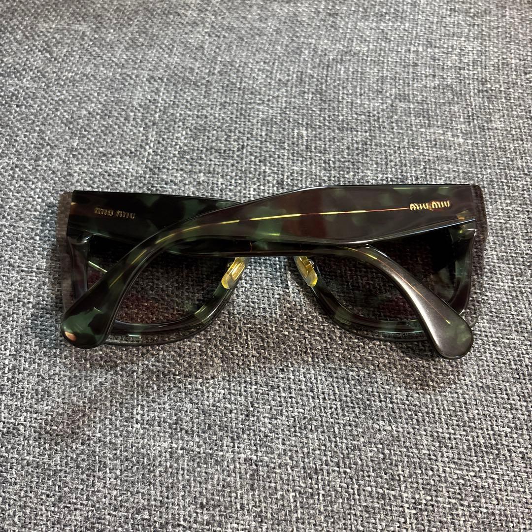 美品　MIU MIU サングラス リヴィール スクエア SMU04R