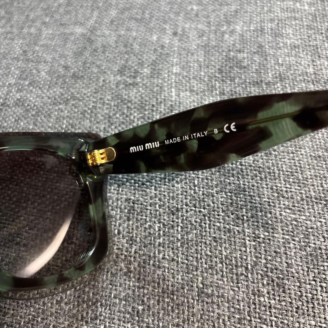 美品　MIU MIU サングラス リヴィール スクエア SMU04R