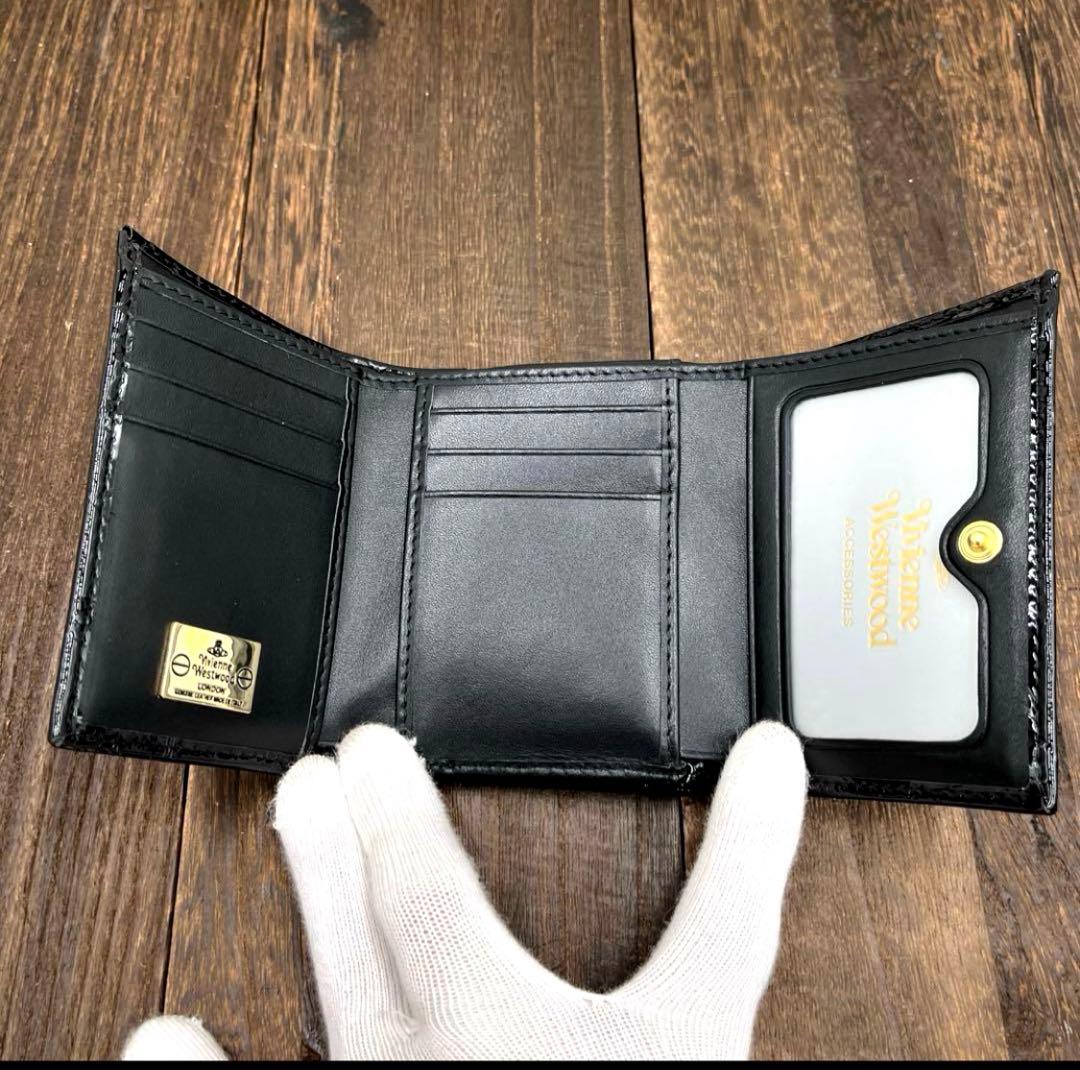 新品未使用　ヴィヴィアンウエストウッド 三つ折財布　黒　エナメル　がま口