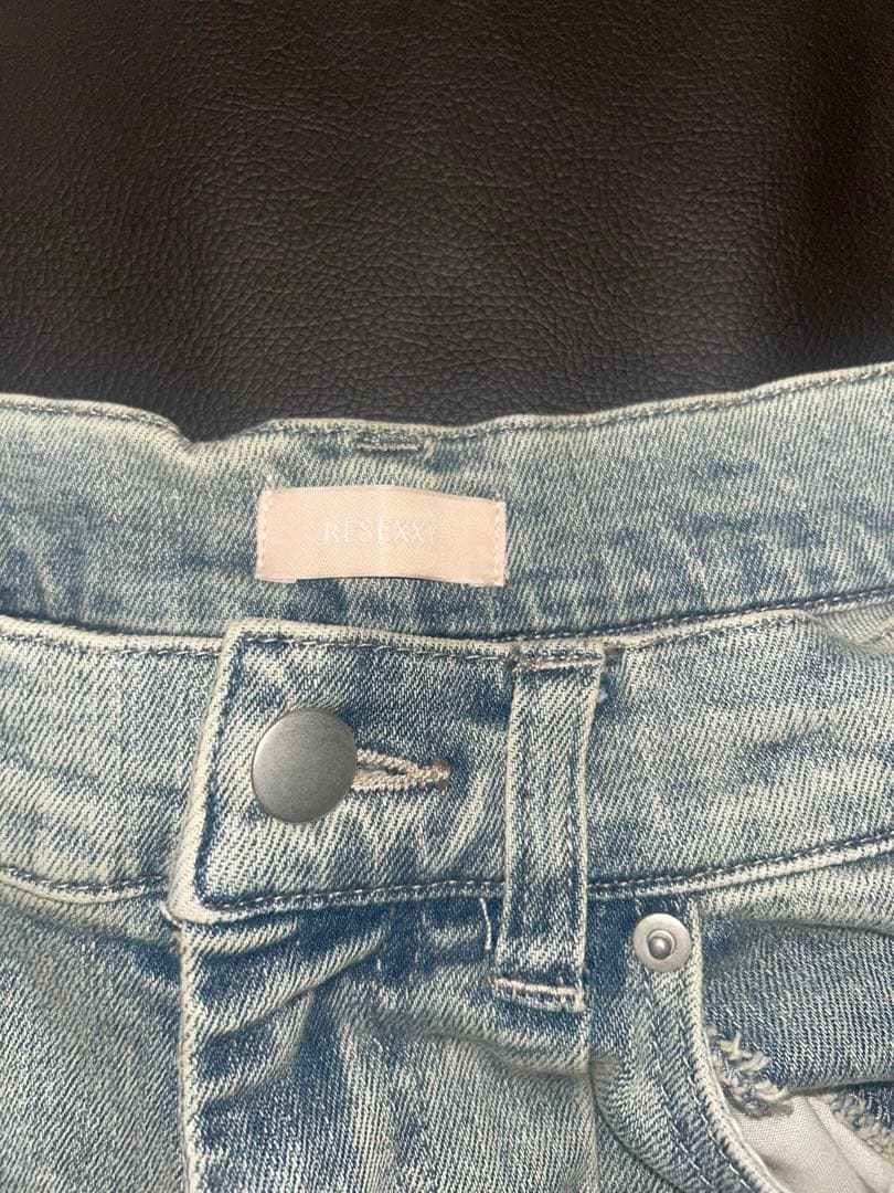 RESEXXY カットアウトリボンデニムパンツ　ライトブルー　ミディアム