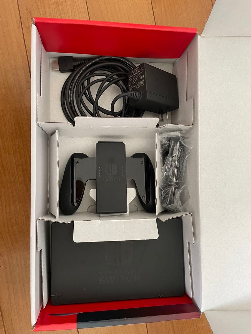 Nintendo Switch フィルム付+ ソフト3本 + ケース