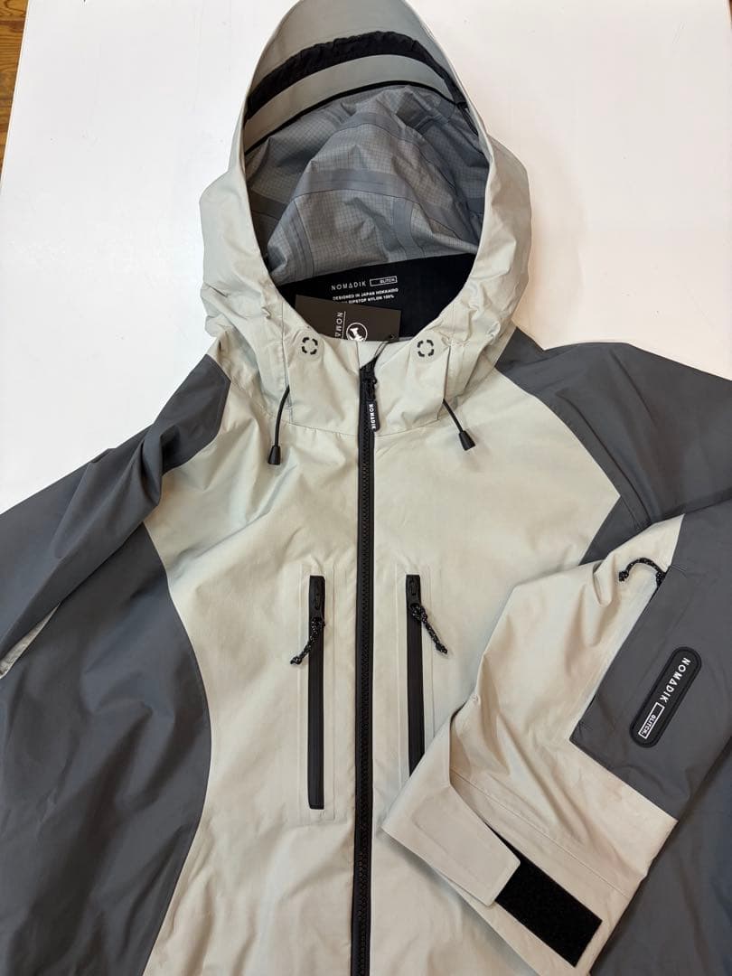 新品 NOMADIK グリッチジャケット　Mサイズ　タグ付送料込み