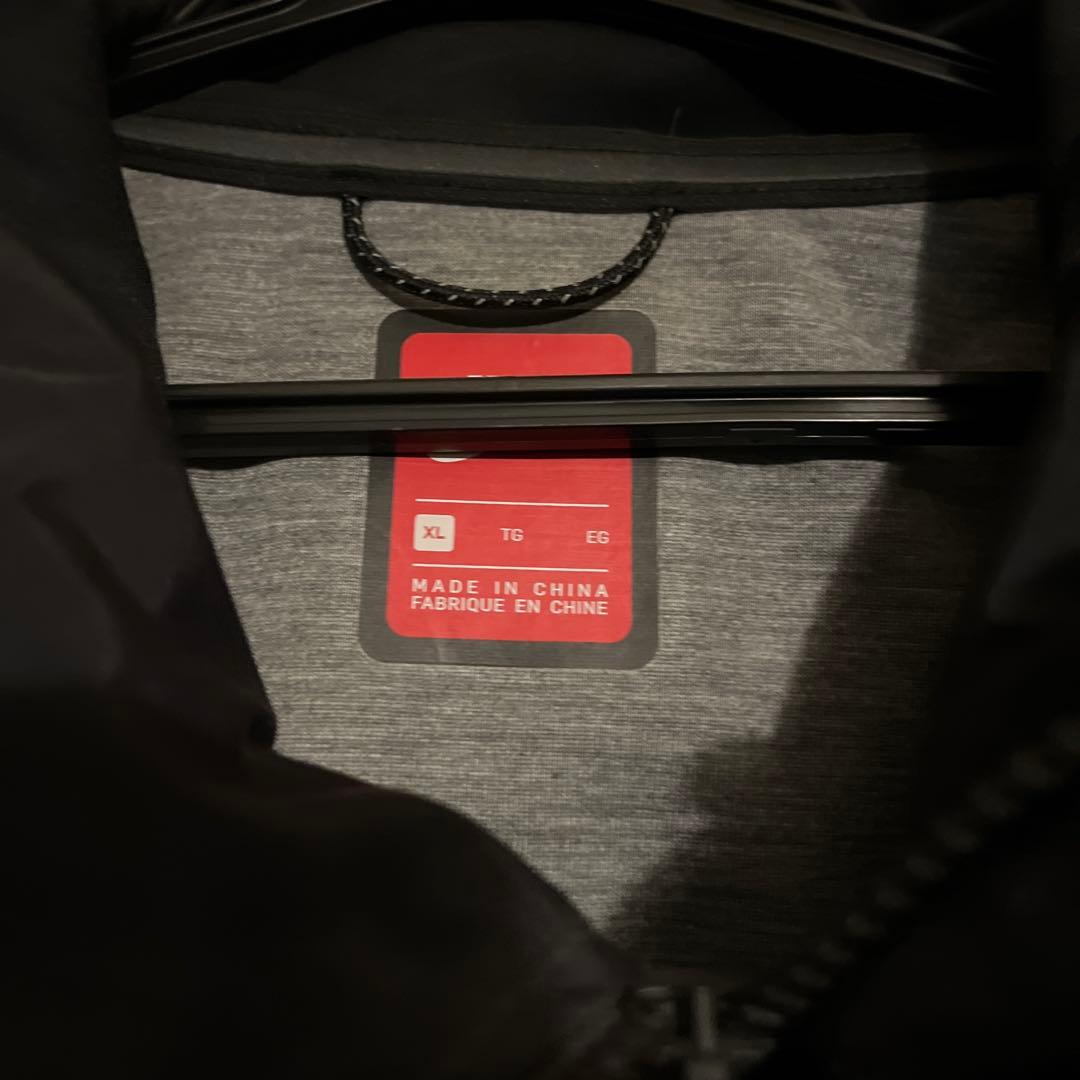 【試着のみ】NIKE テックシールドジャケット XL