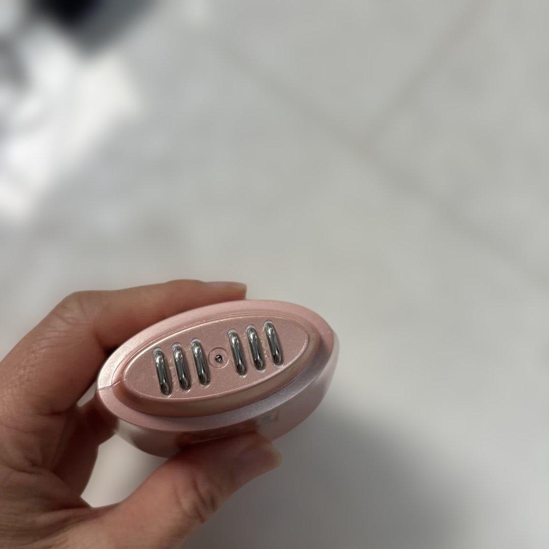 newaリフト美顔器 RF充電器付き