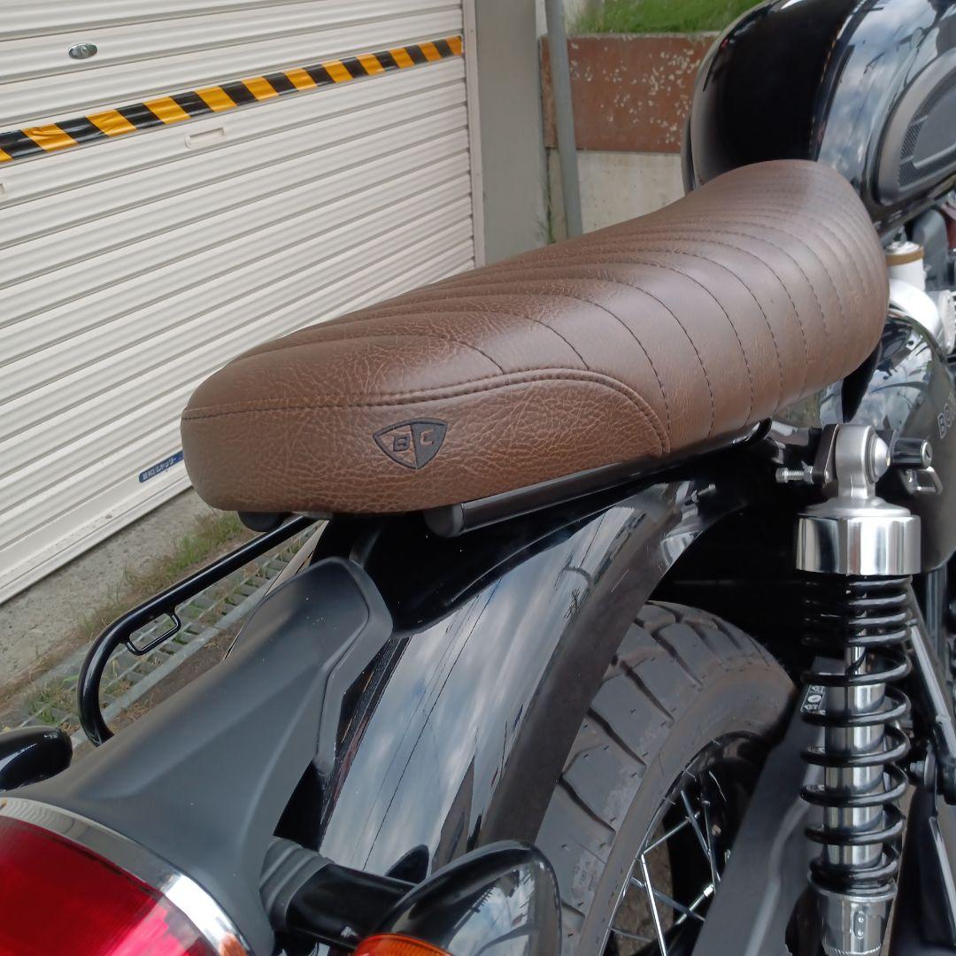 ブリティッシュカスタム トライアンフ 水冷 ボンネビル スクランブラーなどシート