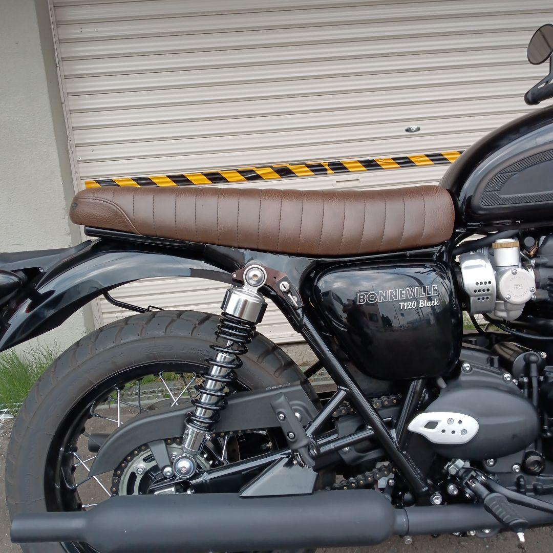 ブリティッシュカスタム トライアンフ 水冷 ボンネビル スクランブラーなどシート