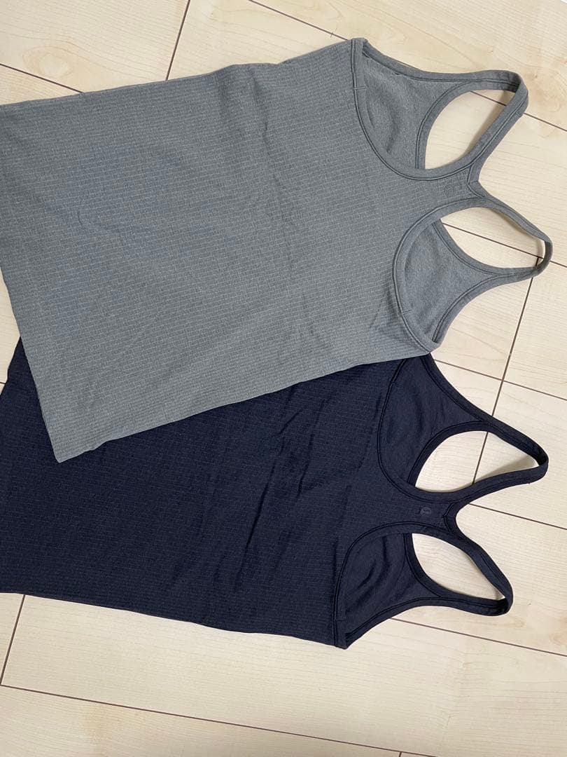 Lululemon リブタンクトップ ブラックとモスグリーン