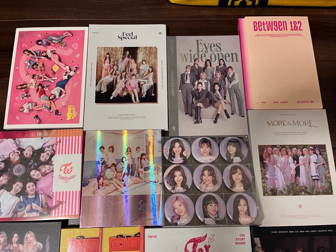 TWICE アルバムセット 缶バッチMORE & MORE etc