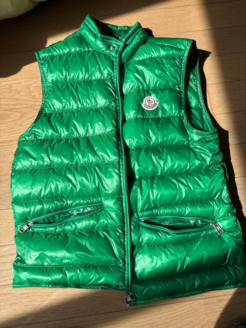 専用　MONCLER GUI グリーン ダウンベスト