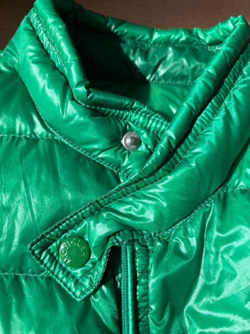 専用　MONCLER GUI グリーン ダウンベスト