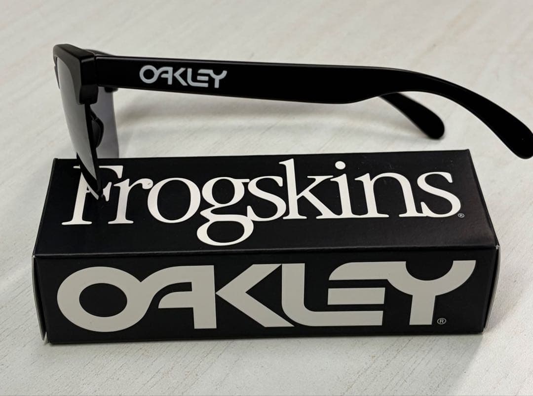 【美品】OAKLEY Frogskins lite マットブラック プリズム