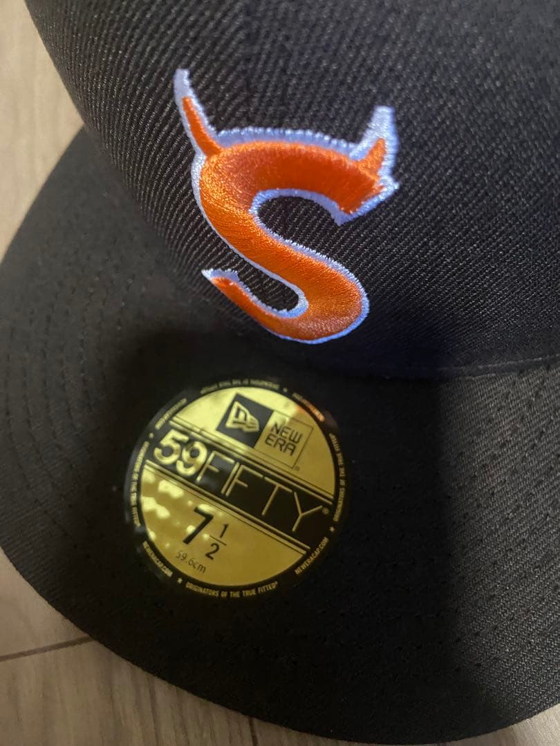 New Era 59FIFTY ブラック キャップ Supreme コラボ