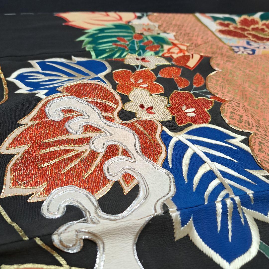 10月特別価格‼78000円→‼ アンティーク黒振袖！沢山の手刺繍