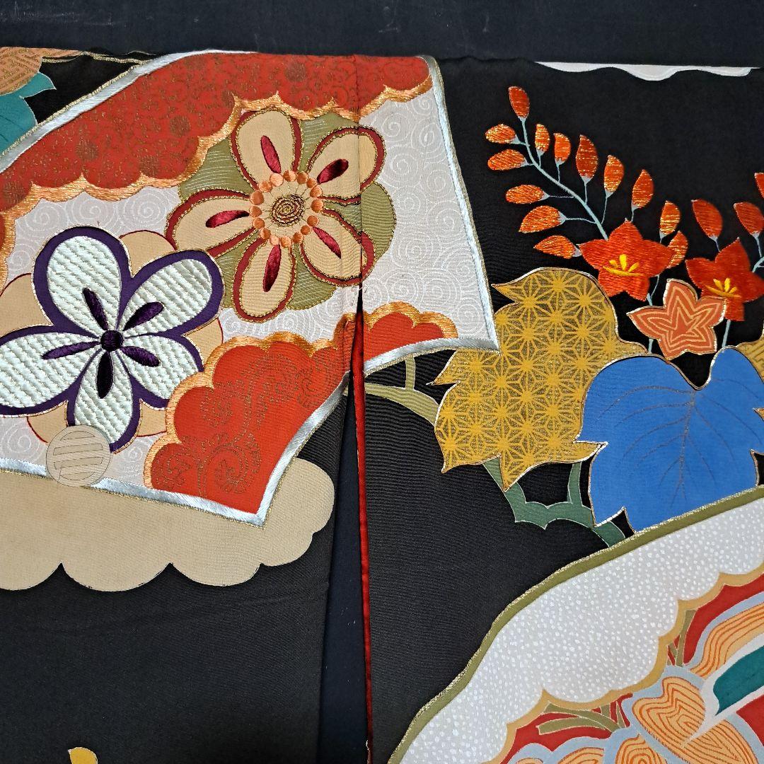 10月特別価格‼78000円→‼ アンティーク黒振袖！沢山の手刺繍