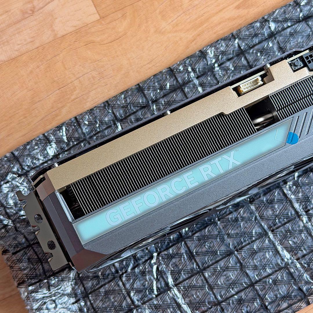 グラフィックボード・グラボ・ビデオカード ZOTAC GEFORCE RTX 5080 SOLID OC 16GB