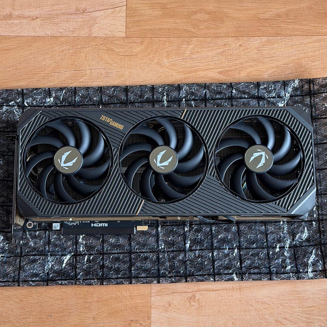 グラフィックボード・グラボ・ビデオカード ZOTAC GEFORCE RTX 5080 SOLID OC 16GB