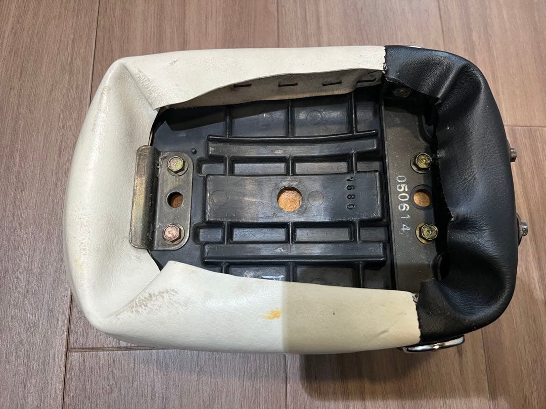 エストレア250 純正シート