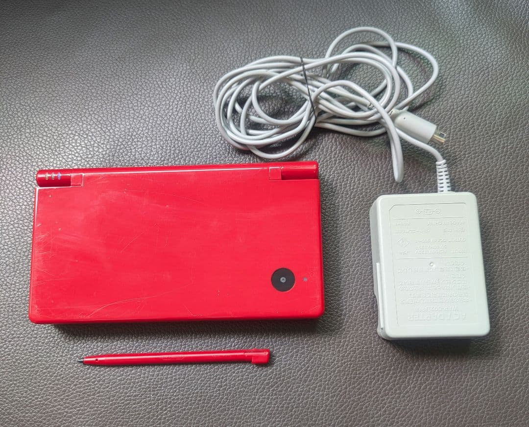 ニンテンドーDSi レッド　任天堂　Nintendo　ds