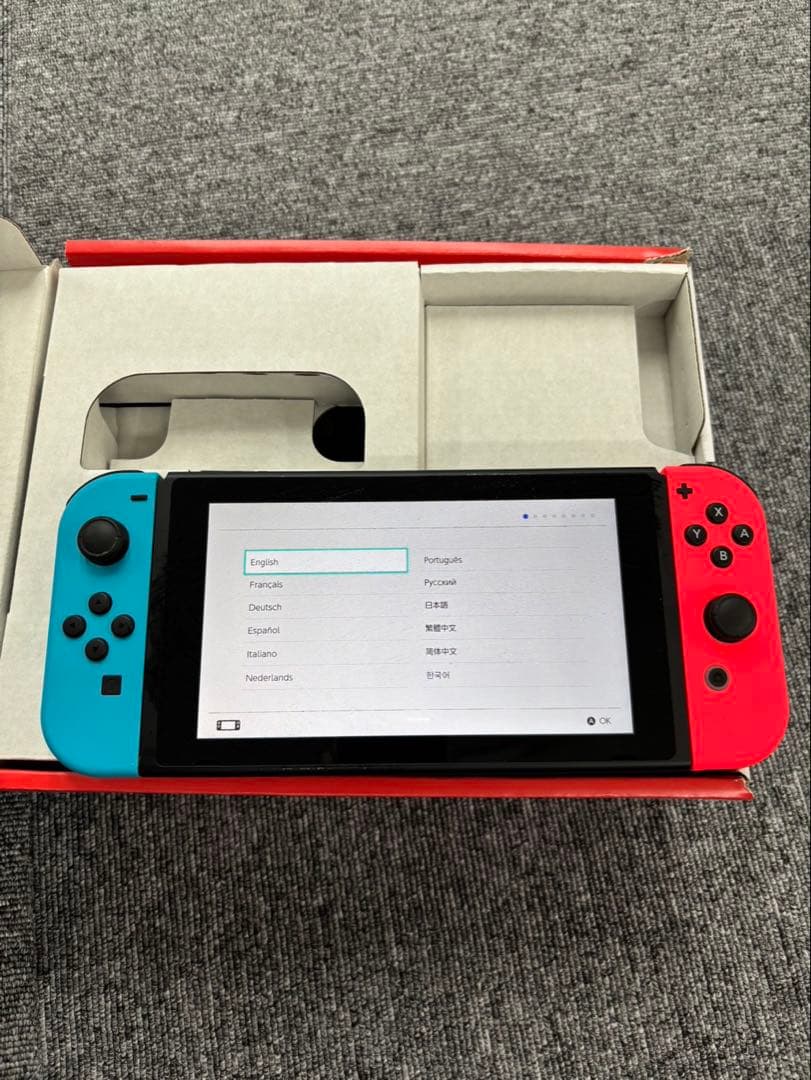 Nintendo Switch 本体　バッテリー持続時間が長くなったモデル強化版